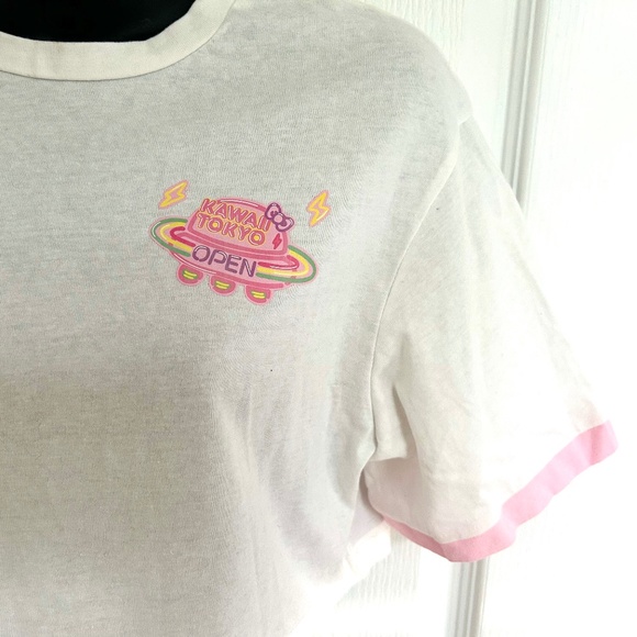 NWT Shein x Hello Kitty Cropped Ringer T-Shirt Medium Kawaii Tokyo White Pink - Picture 2 of 8